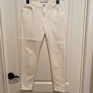 Skinny ankle white jeans